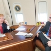 Трамп Сурияга зарба берган кема капитанига шахсан миннатдорлик билдирди