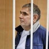Москвадаги турмаларнинг бирида «қонундаги ўғри» Шакро Молодойни қандай қарши олишди?.. (ВИДЕО)