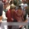 Andijondagi bozorda olomon tomonidan “samosud” qilinayotgan ayol o‘zini soyga tashladi (video)