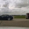 Kanadada avtopilotda harakatlanayotgan Tesla politsiyadan qochishga urindi. Bu vaqtda haydovchi uxlayotgan bo‘lgan
