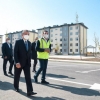 Шавкат Мирзиёев Сардоба фожиасидан жабрланганлар учун қурилган уйларни бориб кўрди