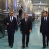 Prezident meva-sabzavotlarni qayta ishlash korxonasida bo‘ldi (foto)