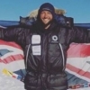 Britaniyalik leytetant Shimoliy Qutbga yolg’iz o’zi yetib bordi va u yerni zabt etgan eng yosh qahramonga aylandi