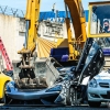 Филиппинда ноёб McLaren бульдозер ёрдамида янчиб ташланди (видео)