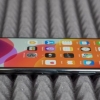 Apple янги ва эски iPhone’лар жамланмасидан қувватлантиргични олиб қўяди