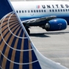 United Airlines компаниясига тегишли самолёт бортида йўловчилардан бирини чаён чақиб олди