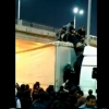 Toshkentda mast erkak «Qo‘yliq» bozori yaqinidagi ko‘prikdan sakramoqchi bo‘ldi (video)