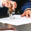Qaysi turdagi bitimlarni majburiy notarial tasdiqlash tartibi bekor qilinmoqda?