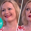 Britaniyalik ayol jonli efirda burnini “yulib oldi” (video)