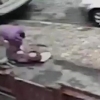 Босқинчи 12 ёшли қизалоққа бас кела олмади (видео)