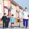 Yangiyo‘llik 70 yoshli otaxon hozirgacha nevara va evaralari bilan futbol o‘ynashi ma’lum qilindi