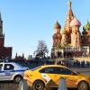 Таксичи йўловчига кармонини қайтаришга 8 соат уринди ва уни топганда йиғлаб юборди
