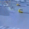 Buxoroda haydovchi piyodani urib yuborgani videoga tushib qoldi (18+)