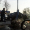 Toshkentda Lacetti avtomobili kuchli to‘qnashuv natijasida mashina motori chiqib ketdi (Video)