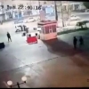 Термизда мактаб ўқувчилари салқин ичимликлардан ясалган арчанинг бир парчасини ўғирлади