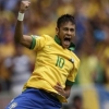 Neymar muxlislarni tabriklab, qo‘shiq kuyladi