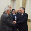 Shavkat Mirziyoyev nuroniylar bilan suhbatlashdi