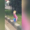 Инсон қиёфасидаги маймун одамларни ваҳимага солди (видео)