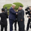 Трамп ва Ким Чен Ин учрашувида АҚШ ва Шимолий Корея журналистлари жанжаллашиб кетди