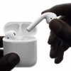 Apple Airpods гарнитураси қўнғироқ пайтида ўчиб қолмоқда