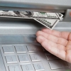 Markaziy bank bankomatlar 1 oktyabrdan naqd xorijiy valyuta berishni to‘xtatishini tasdiqladi