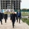 Шавкат Мирзиёев Қаршидаги кўп қаватли уйларни бориб кўрди