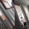 O‘zbekistonda o‘qituvchi o‘z o‘quvchisini ayovsiz kaltakladi (video)
