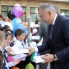 Тошкент шаҳар ҳокими 1-синф ўқувчиларига планшет совға қилди (фото)