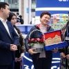 Ўзбекистонга визасиз тартиб бўйича келган илк хитойлик сайёҳлар кутиб олинди