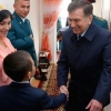 Shavkat Mirziyoyev profilaktika inspektori xizmat xonasidan Xorazmga aloqaga chiqdi
