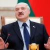 Lukashenko o‘z vakolatlarining bir qismidan voz kechishga tayyorligini aytdi