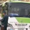 Тошкентда автобус ҳайдовчиси ва ЙПХ ходими жанжаллашди (видео)