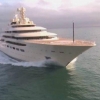 Alisher Usmonov 600 million dollarlik superyaxtasini onasining sharafiga “Dilbar” deb nomladi