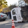 Toshkentda yo‘lovchi marshrutka ag‘darildi