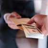 Farg‘onada qurilish ob’ektini olib berishi evaziga 5 ming dollar olgan qishloq xo‘jaligi hisobchisi ushlandi