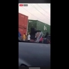 AQSHda harakatlanayotgan poyezdni talon-toroj qilishdi (video)