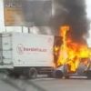 Sergelida Isuzu va Matiz to‘qnashuvi oqibatida ikki mashina ham yonib ketdi (video)