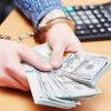Тошкентда мансабдор катта сумма билан ушланди