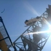 Dunyodagi eng baquvvat batutga mashinani tashlasa, nima bo‘ladi? (video)