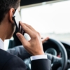 Transportni boshqarishda telefondan foydalangan haydovchilarga jarima oshirildi