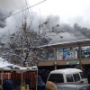Гулистон шаҳридаги бозорда 8 та дўкон ёниб кетди (фото)