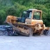 Филиппинда 60 дан ортиқ қимматбаҳо автомобиллар "йўқ қилинди"