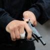 Берлинда қуролланиб олган 78 ёшли эркак метро йўловчиларидан ўзига жой беришни талаб қилди