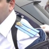 Sankt-Peterburgda to‘xtatilgan BMW X5 haydovchisi soxta FSB xodimi bo‘lib chiqdi (video)