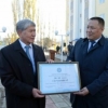 Almazbek Atamboyevga Qirg‘izistonning eng oliy unvoni berildi