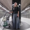 Uysiz rossiyalik ayol metroda kuylab oʻn minglab dollar ishladi