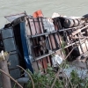 Nepalda avtobus daryoga qulashi oqibatida 15 nafar odam halok bo‘ldi
