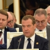 Medvedev Toshkentdagi majlisda dollardan voz kechishni taklif qildi