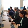 Ўқитувчилар компьютер саводхонлиги бўйича тест топширмоқда