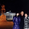Nabirasiga kechki Toshkentni ko‘rsatayotgan Islom Karimov